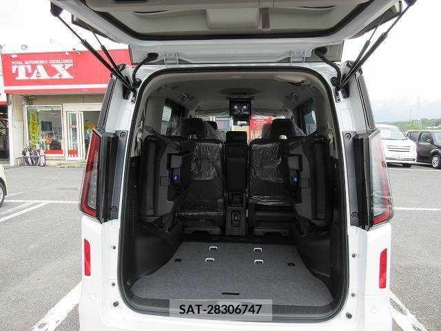 Nissan SERENA 2024-03 284284-16