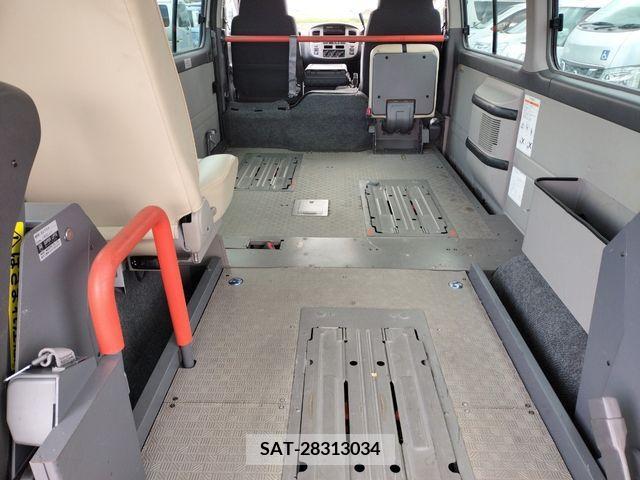 Nissan Caravan 2011-02 294528-6