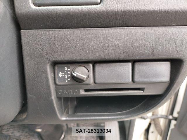 Nissan Caravan 2011-02 294528-14