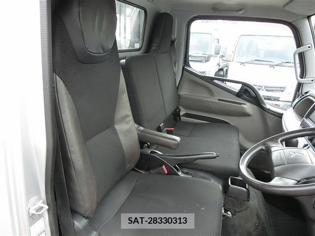 Mitsubishi CANTER 2016-08 328020-15