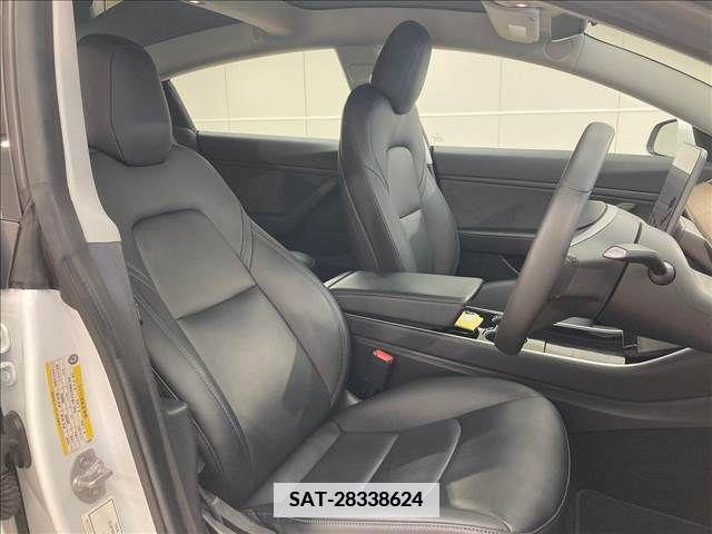 Tesla MODEL 3 2019-09 382346-11