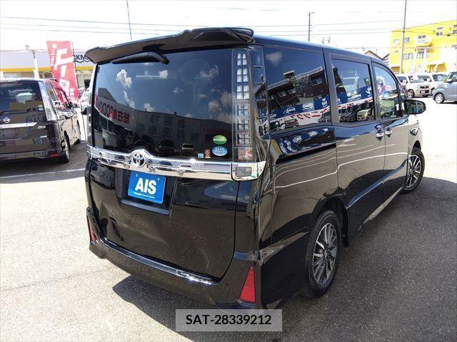 Toyota VOXY 2015-07 321445-2