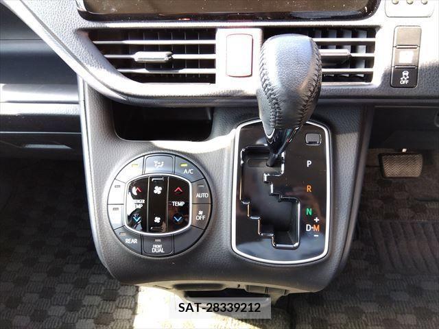 Toyota VOXY 2015-07 321445-18