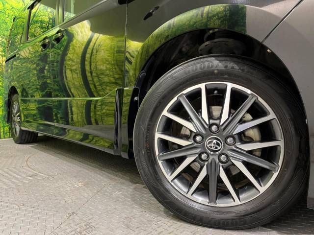 Toyota NOAH 2014-11 10705-13