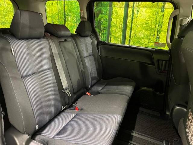 Toyota NOAH 2014-11 10705-8