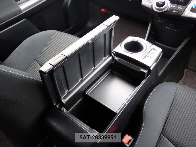 Toyota PRIUS ALPHA 2019-02 322227-27