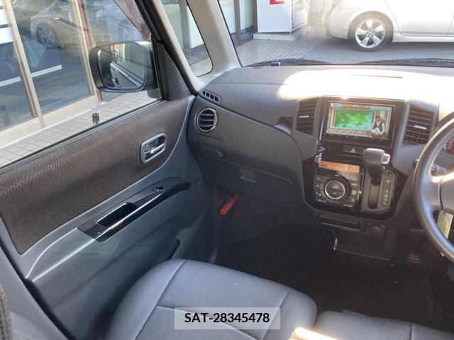 Nissan ROOX 2010-03 207950-7