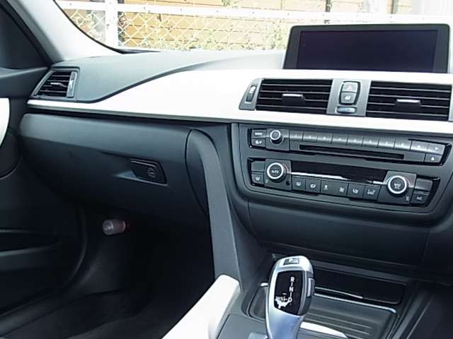 Bmw 3 SERIES 2013-02 23933-2