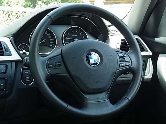 Bmw 3 SERIES 2013-02 23933-11