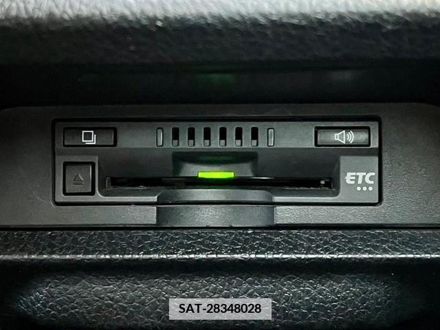 Toyota VOXY 2017-11 370363-19