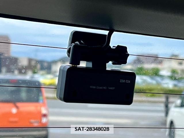 Toyota VOXY 2017-11 370363-9