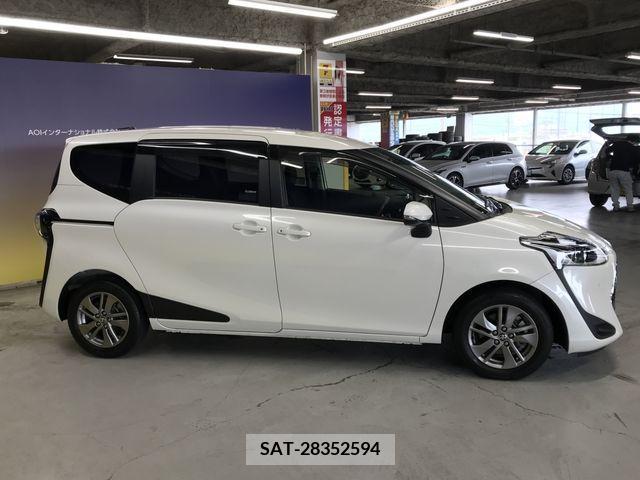 Toyota SIENTA 2018-11 285042-8