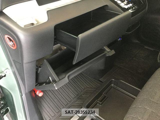 Mitsubishi DELICA MINI 2023-09 218345-19