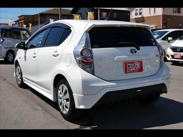 Toyota AQUA 2014-07 20322-17