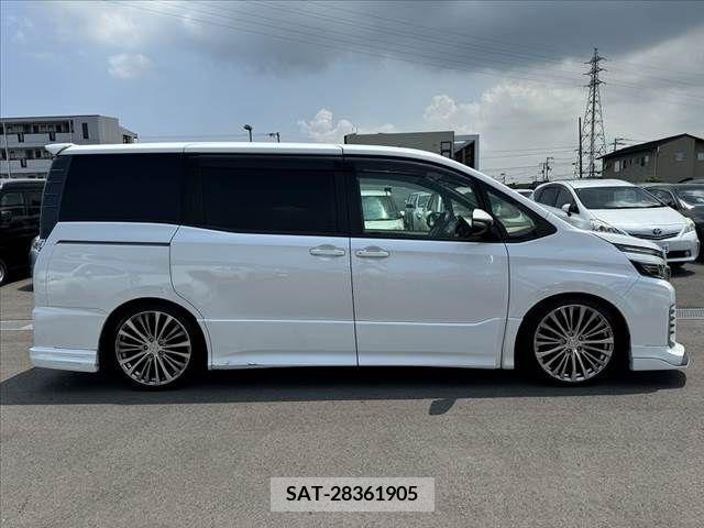 Toyota VOXY 2015-08 370295-10