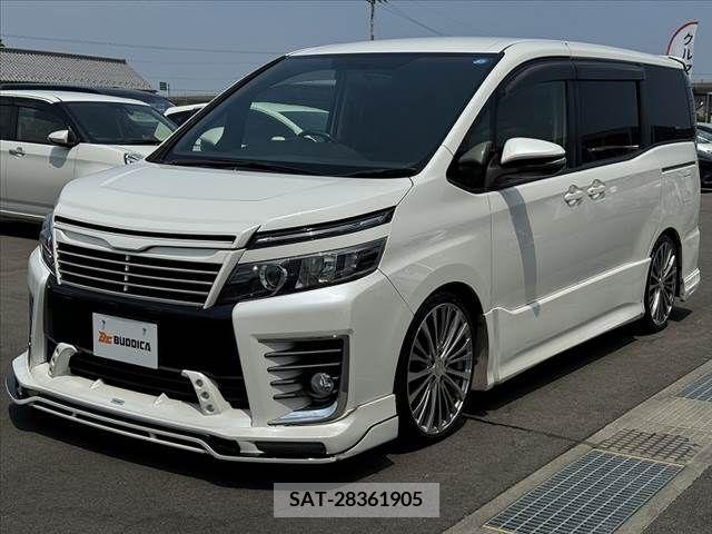Toyota VOXY 2015-08 370295-9