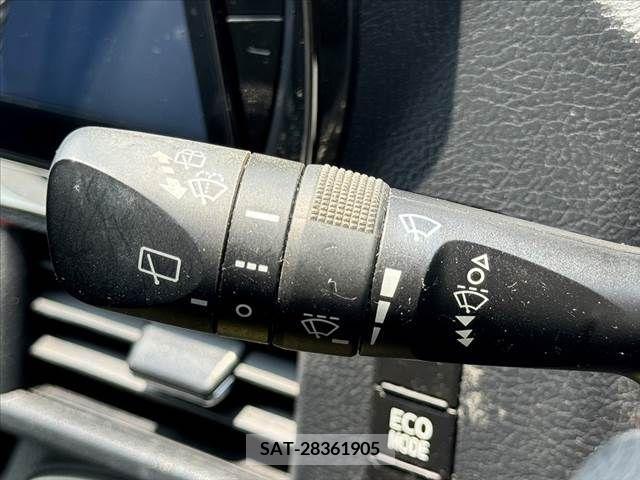 Toyota VOXY 2015-08 370295-26