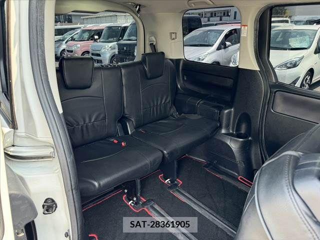 Toyota VOXY 2015-08 370295-19