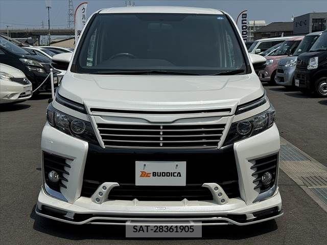Toyota VOXY 2015-08 370295-8