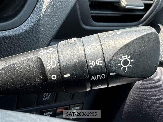 Toyota VOXY 2015-08 370295-25