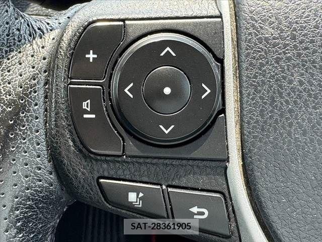Toyota VOXY 2015-08 370295-24