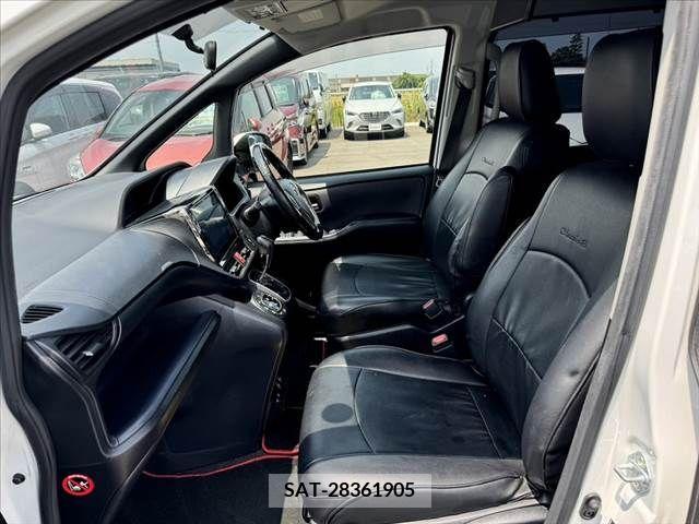 Toyota VOXY 2015-08 370295-16