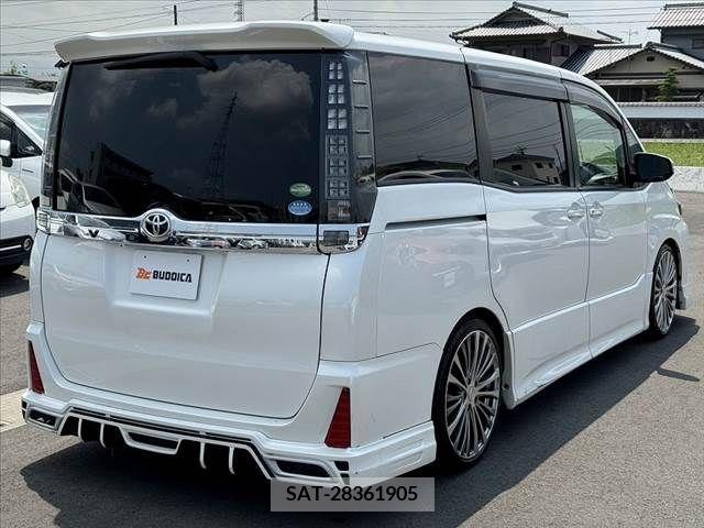Toyota VOXY 2015-08 370295-14