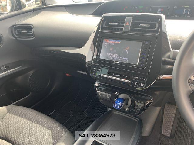 Toyota PRIUS 2019-07 322427-5