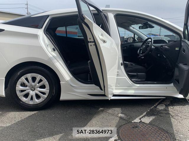 Toyota PRIUS 2019-07 322427-18