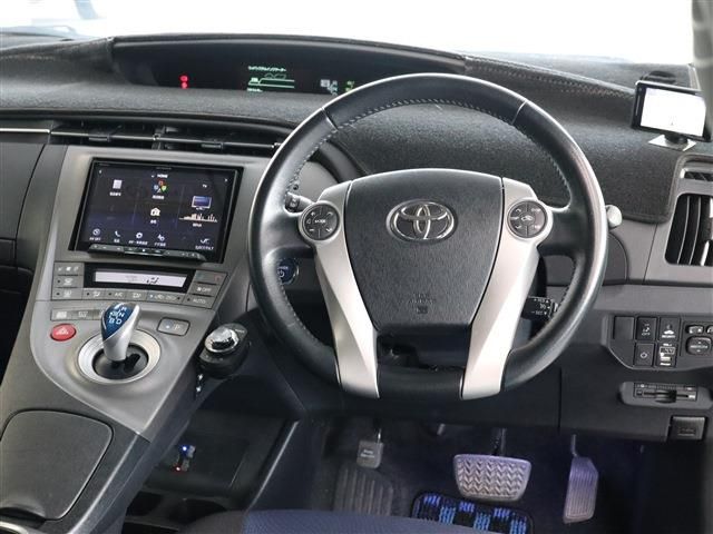 Toyota PRIUS 2013-08 195234-1