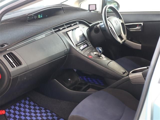 Toyota PRIUS 2013-08 195234-18