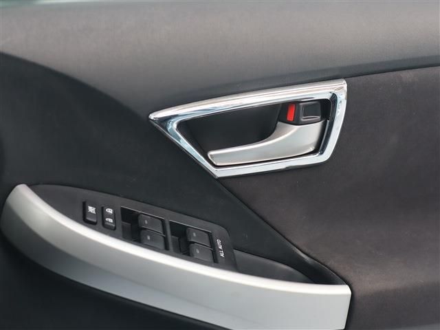 Toyota PRIUS 2013-08 195234-17
