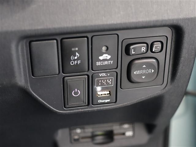 Toyota PRIUS 2013-08 195234-8