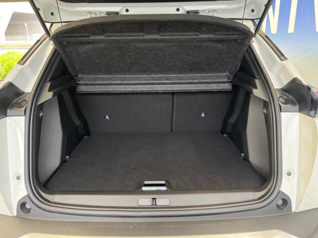 Peugeot 2008 2021-06 27379-11