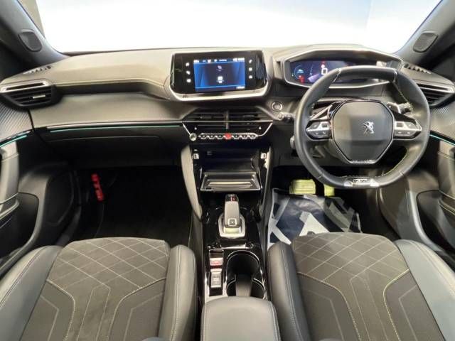 Peugeot 2008 2021-06 27379-1