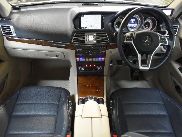 Mercedes Benz E-CLASS 2015-11 11580-1