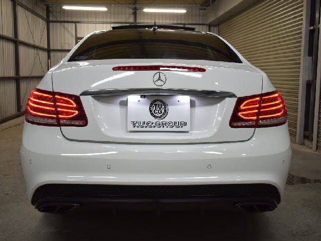 Mercedes Benz E-CLASS 2015-11 11580-28
