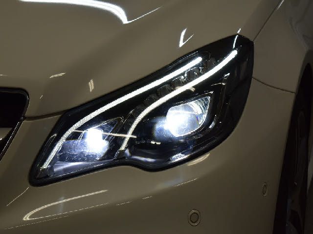 Mercedes Benz E-CLASS 2015-11 11580-27