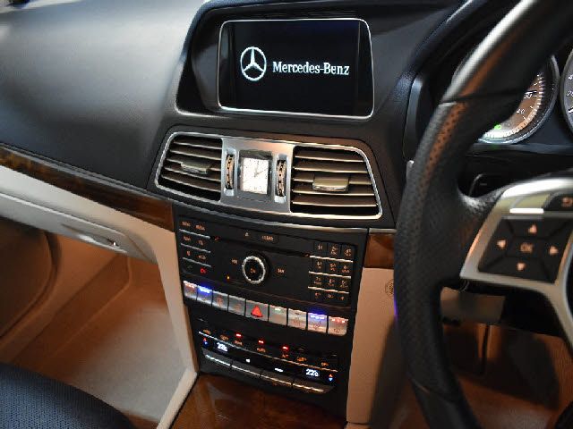 Mercedes Benz E-CLASS 2015-11 11580-9