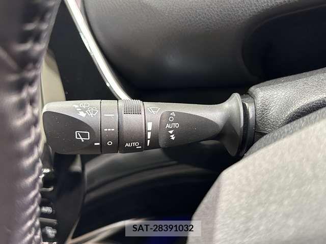 Toyota PRIUS 2016-12 373781-13