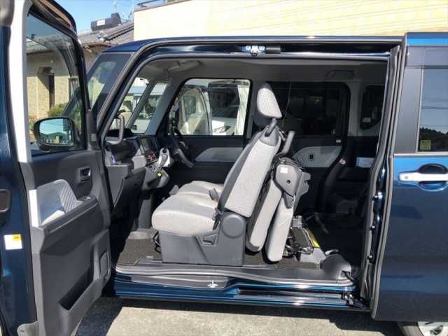 Daihatsu TANTO 2021-04 18146-19