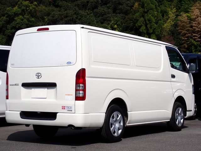 Toyota REGIUSACE VAN 2016-08 24210-1