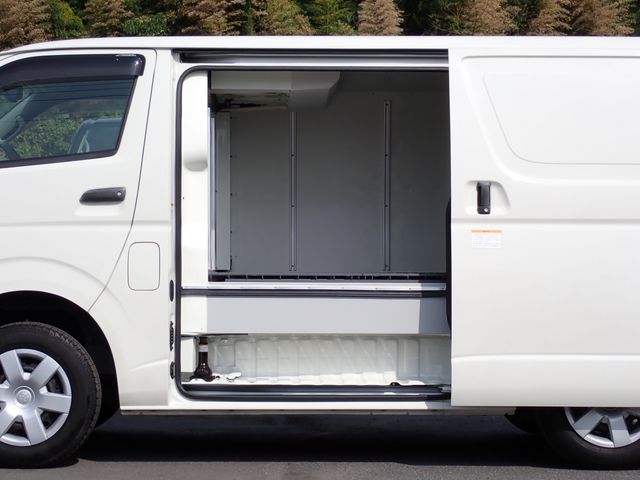 Toyota REGIUSACE VAN 2016-08 24210-4