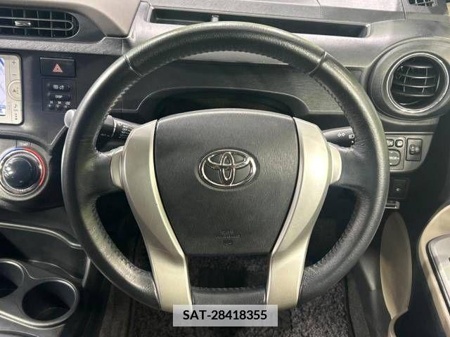 Toyota AQUA 2013-04 349882-11