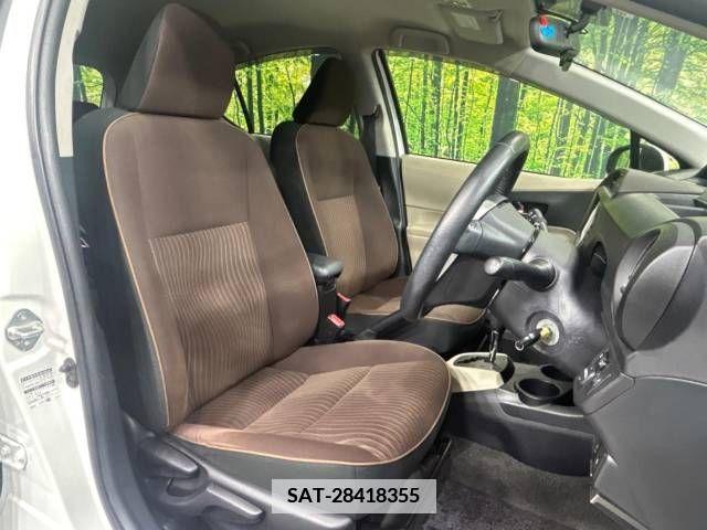 Toyota AQUA 2013-04 349882-8