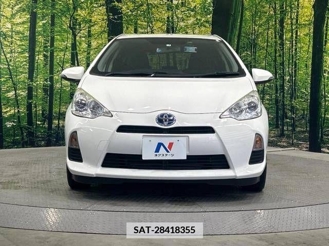 Toyota AQUA 2013-04 349882-14