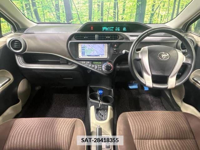Toyota AQUA 2013-04 349882-1