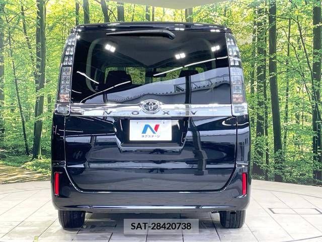 Toyota VOXY 2015-04 375497-16
