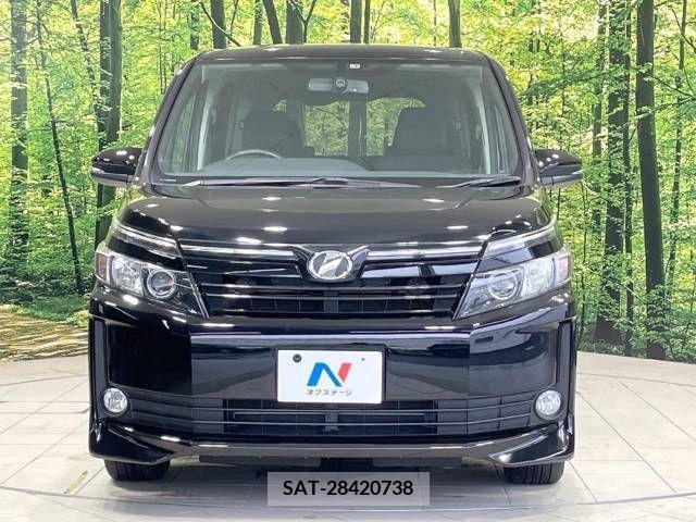 Toyota VOXY 2015-04 375497-15