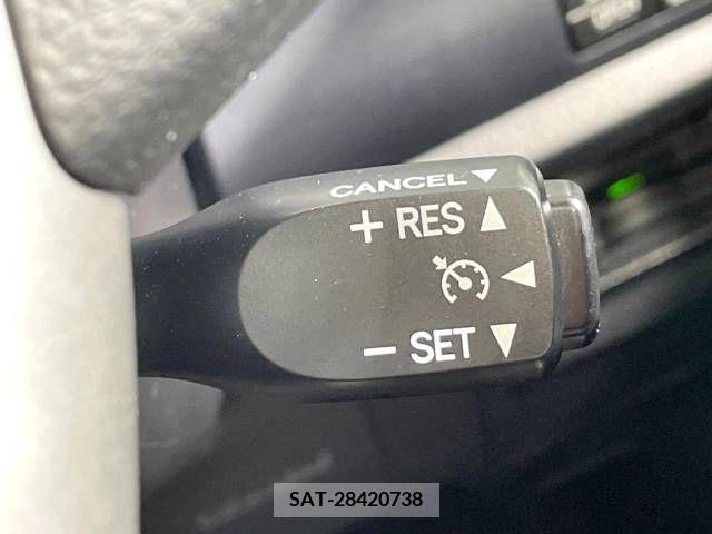 Toyota VOXY 2015-04 375497-6